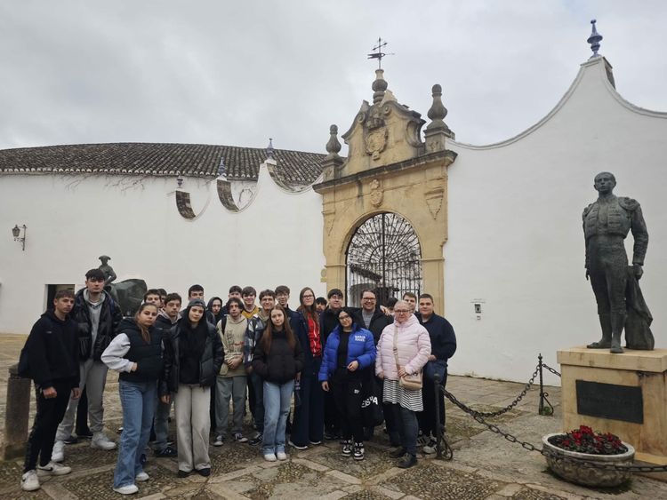 A mesés Rondan, a hupikék Júzcarban, és a varázslatos Setenil
